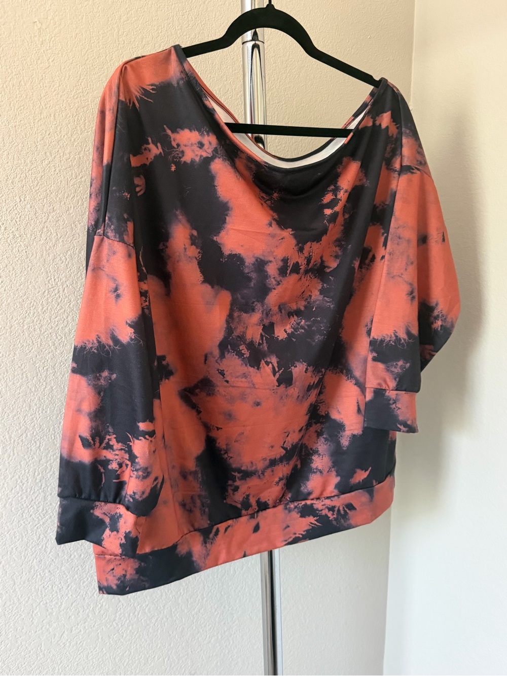 Off the shoulder Tie-Dye Boatneck Women's Top in Coral and Black